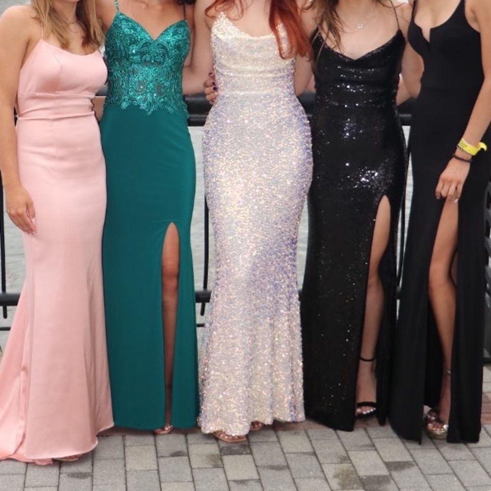 Camille La Vie Emerald green prom dress - Picture 10 of 11